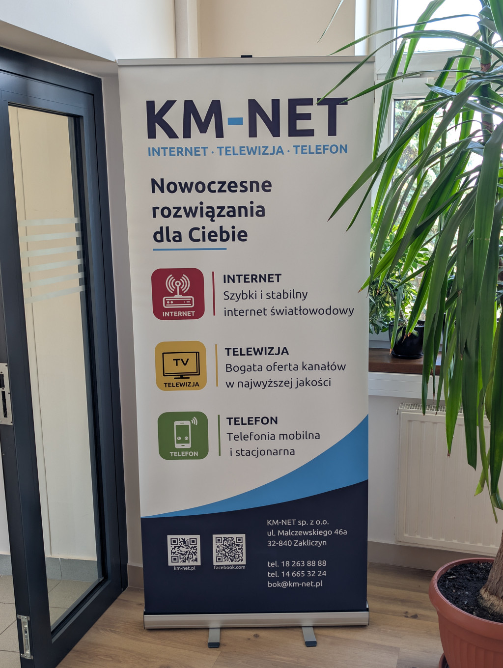 Punkt informacyjny firmy KM-NET.