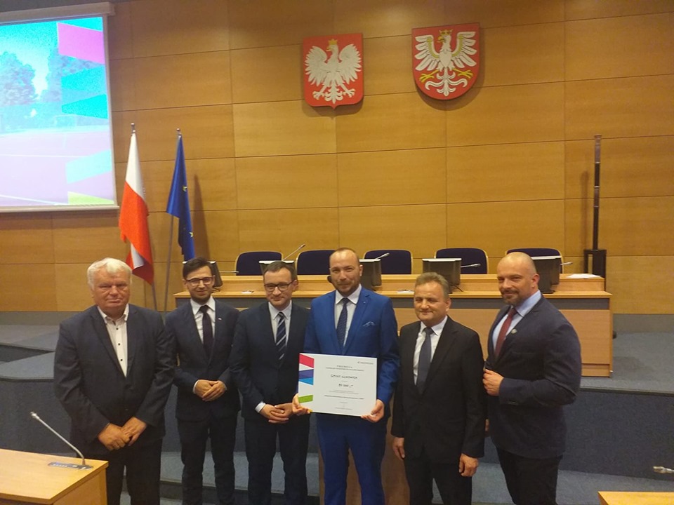 -> PIENIĄDZE NA REMONT KORTU