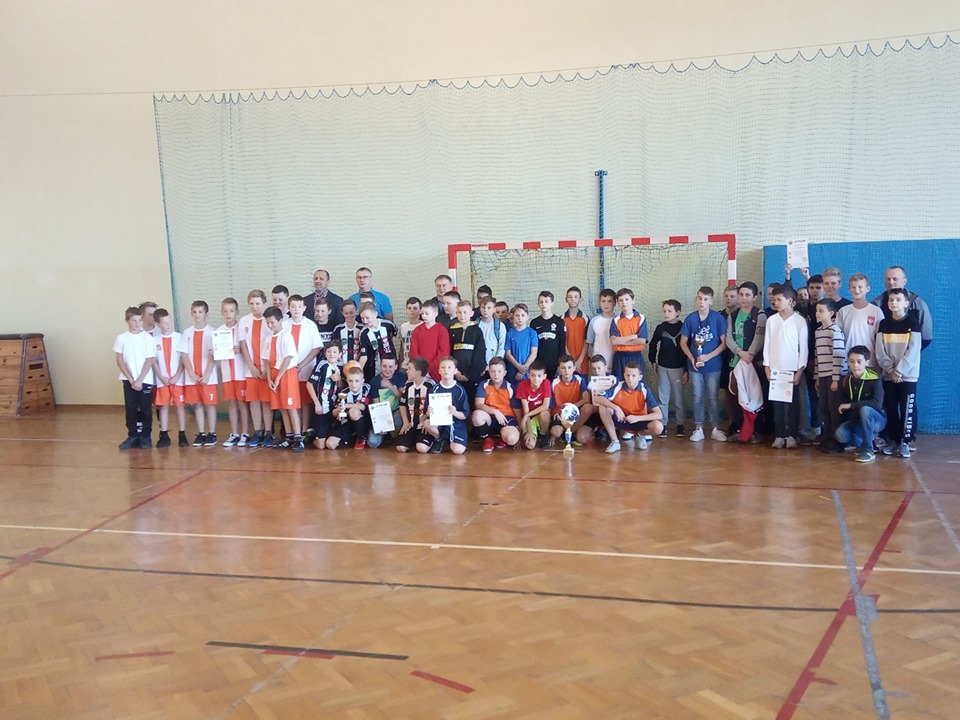 -> SP NR 2 W PRZYSZOWEJ ZWYCIĘZCĄ TURNIEJU