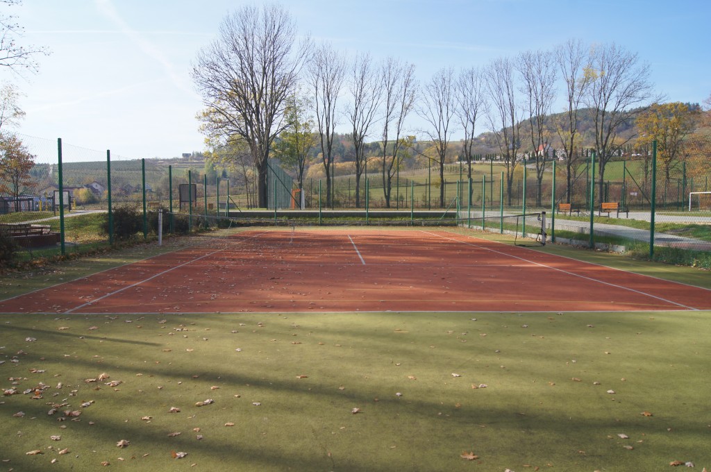 -> PRZETARG NA MODERNIZACJĘ KORTU W ŁUKOWICY